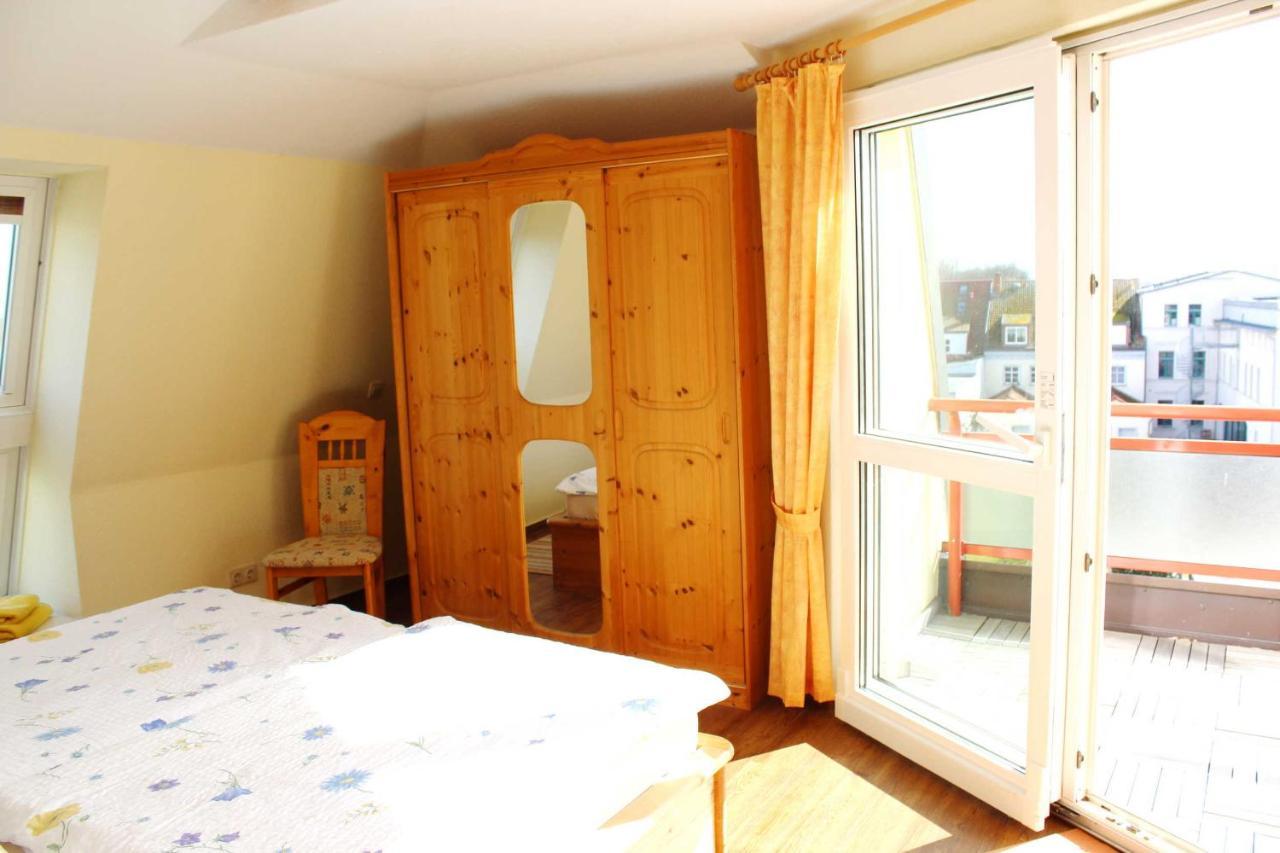 Ferienwohnung Am Schloss อึคเคอร์มึนเดอ ภายนอก รูปภาพ