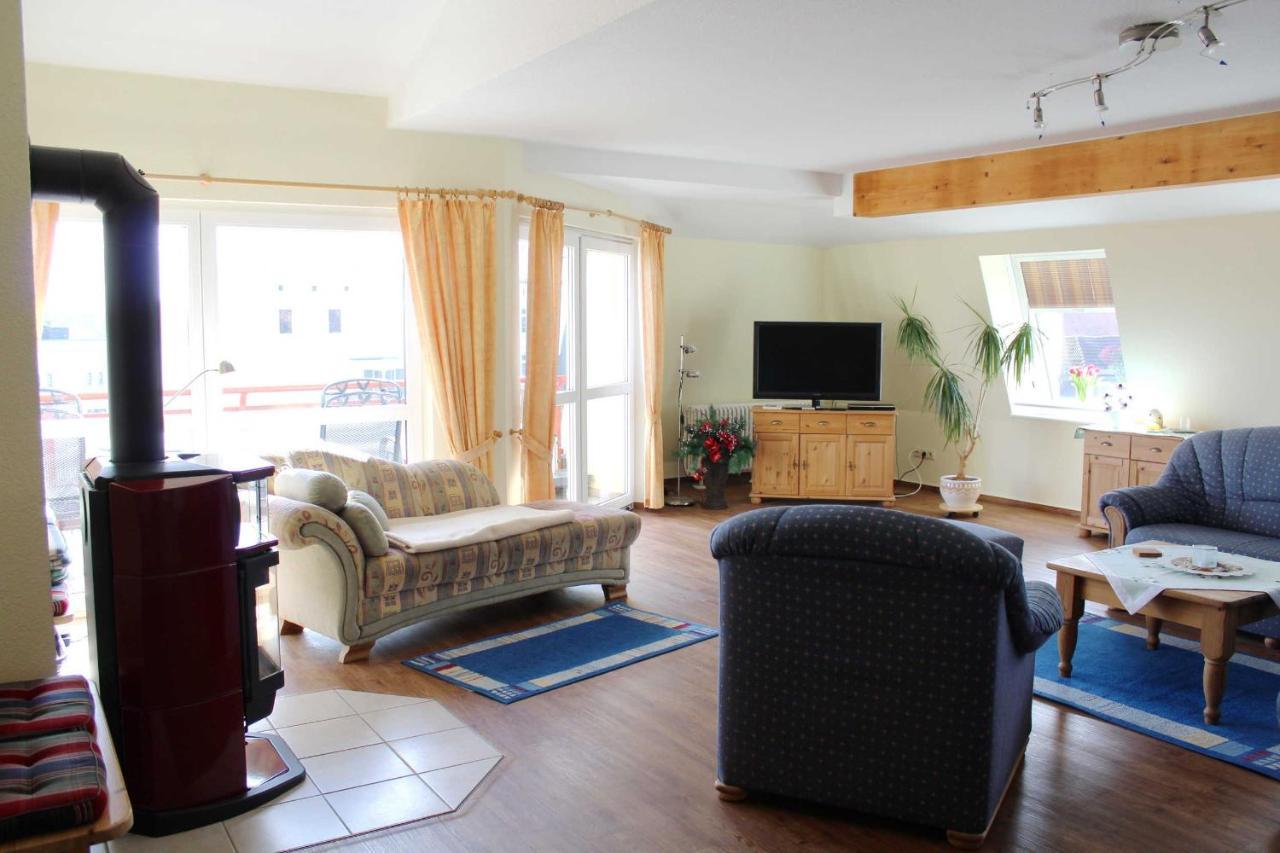 Ferienwohnung Am Schloss อึคเคอร์มึนเดอ ภายนอก รูปภาพ